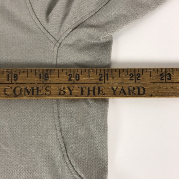 Men’s Lululemon Henley Long Sleeve stretch Shirt - Picture 5 of 9